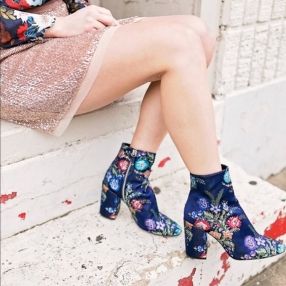 Zara Shoes - Zara embroidered bootie Sz 8